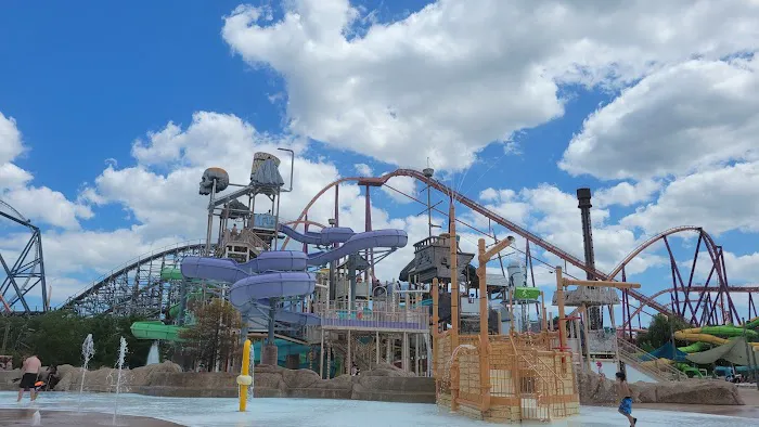 Hurricane Harbor Chicago 1