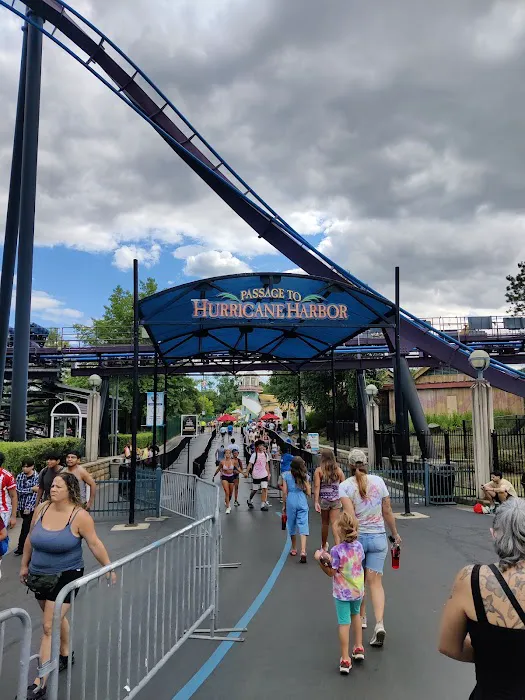 Six Flags: Hurricane Harbor 8