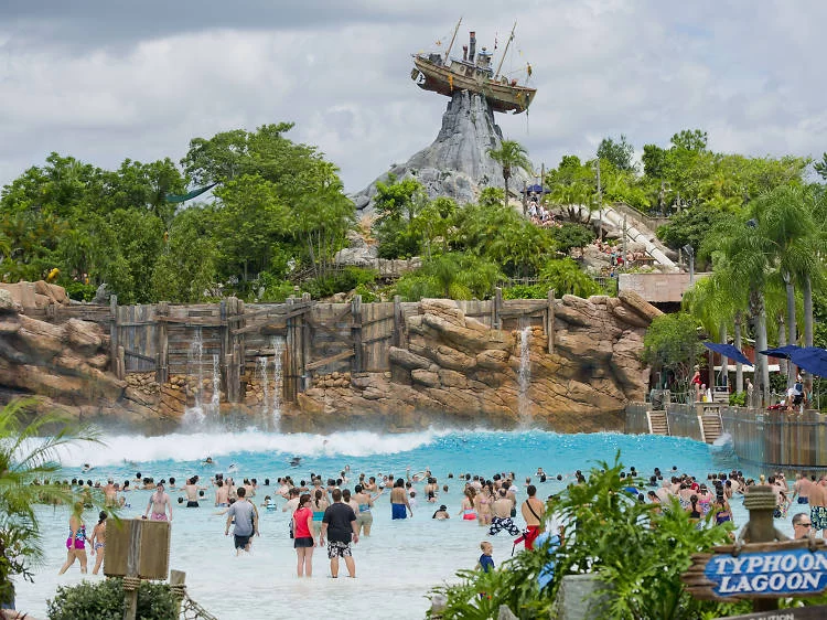 Discover the Best U.S. Water Parks with Unforgettable Family Activities