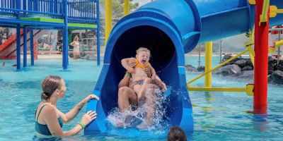 Discover the Best Water Parks with Shallow Pools for Small Children – Safe and Fun Family Destinations