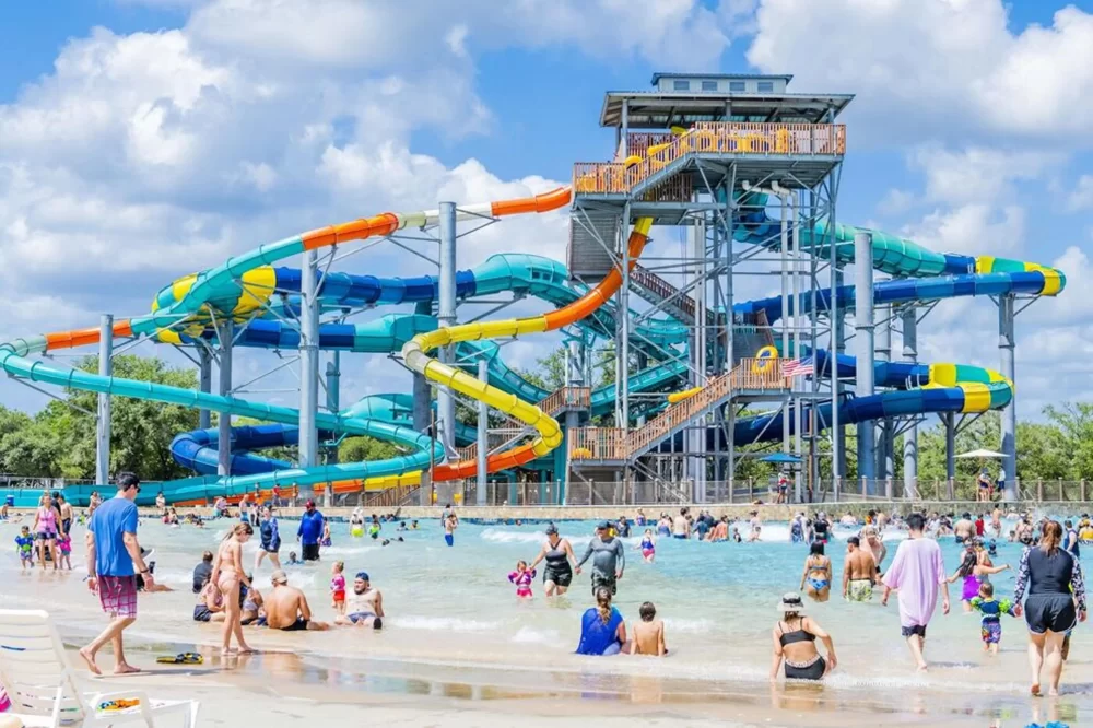 Discover the Best Water Parks with Interactive Play Zones for Family Fun