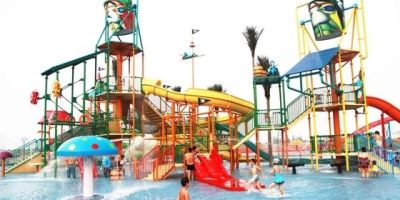 Efficient Water Park Ride Wait Times and Effective Crowd Management Strategies